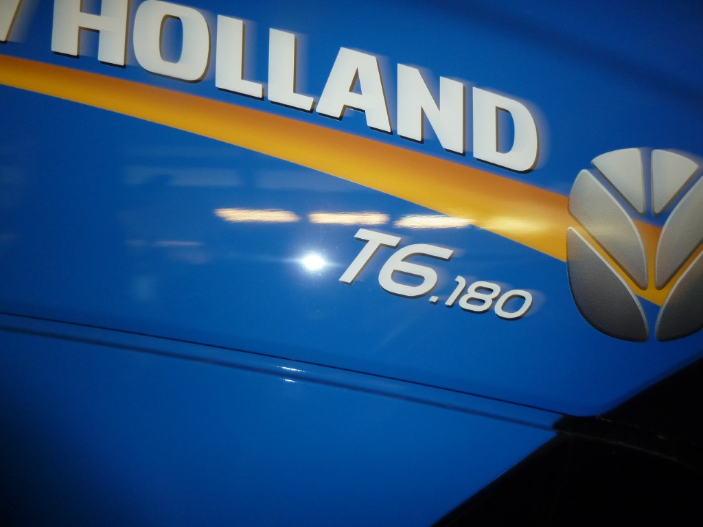 new-holland-t6-180-mr.jpeg